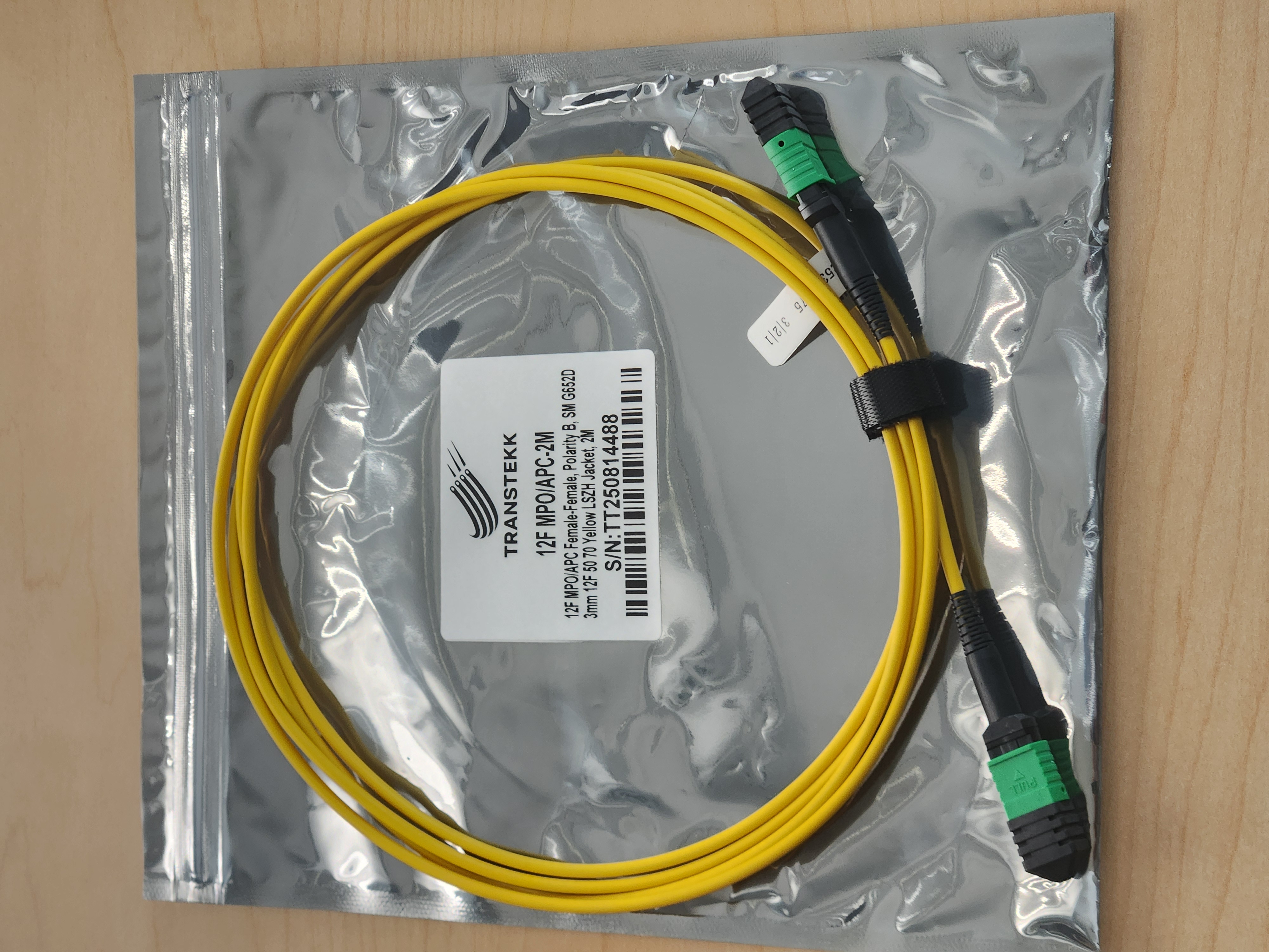 MPO16 to 8xLC yellow breakout cable 5M